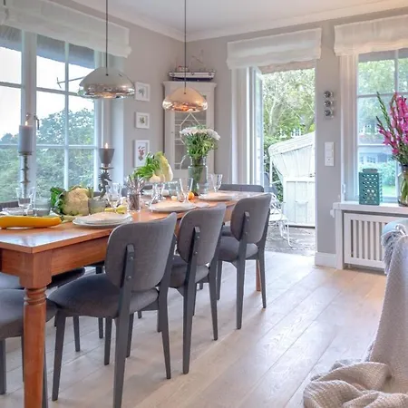 Feriehus Hiidbloom-hues In Wattweg Kampen